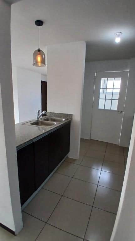 RENTO APARTAMENTO EN PARQUE 7 SOBRE LA ROOSEVELT, Mixco