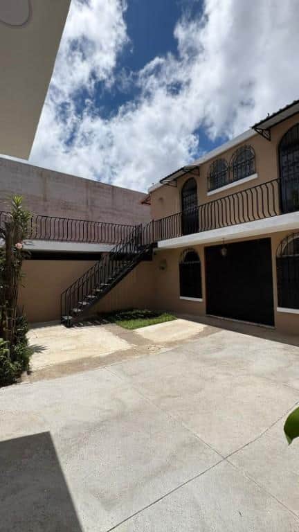 ALQUILO APARTAMENTO EN SEGUNDO NIVEL FUERA DE GARITA/, colonia la floresta