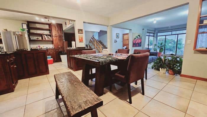 Casa Con Terreno en Venta en Balcones de San Cristóbal, Mixco
