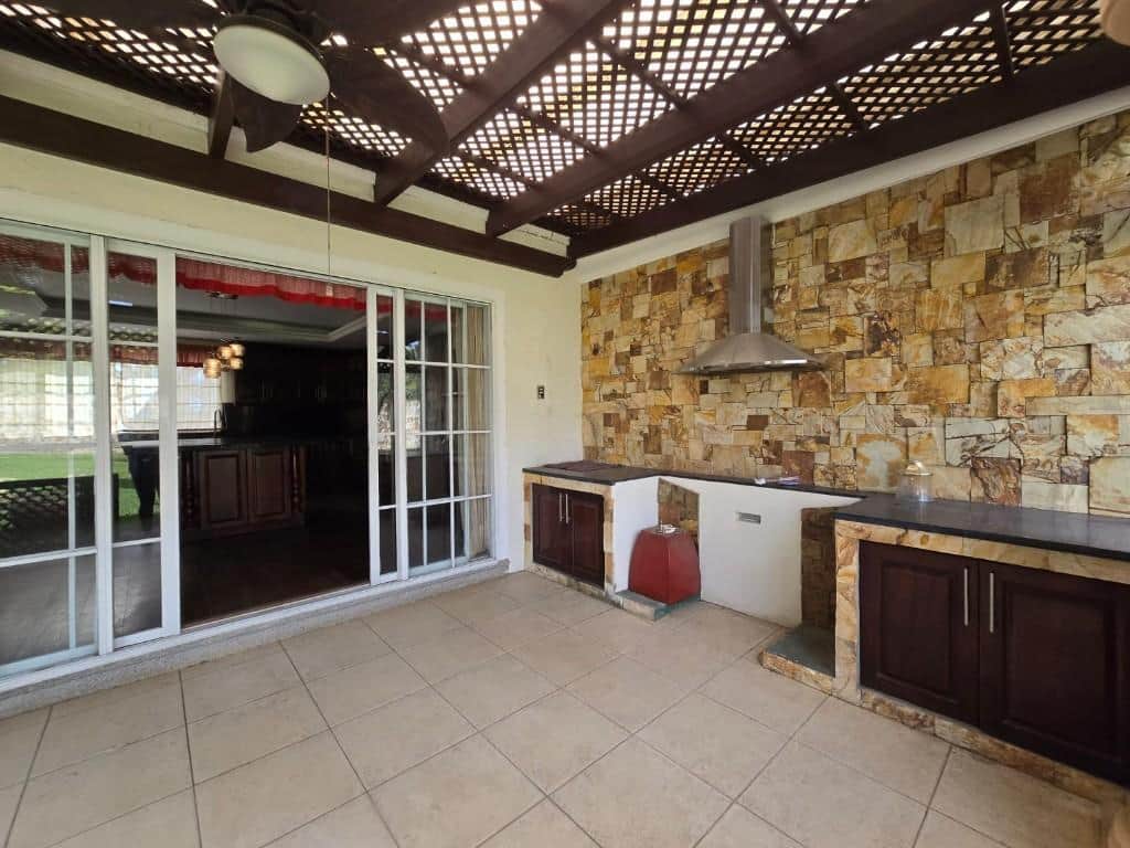 VENTA DE CASA EN CONDOMINO CASA Y CAMPO CARRT. SALVADOR, GUATEMALA