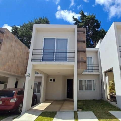 Casa en Venta La Reserva Zona 6 Villa Canales, Guatemala