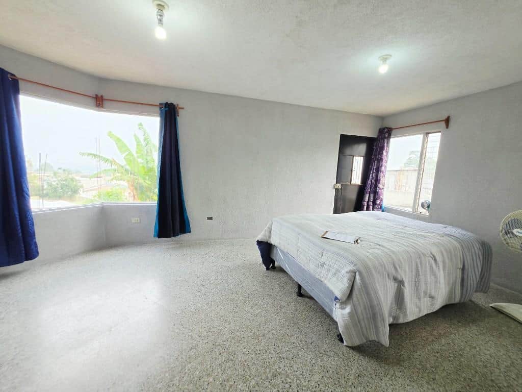 Vendo Casa en Pinares San Cris Mixco, San Cristobal