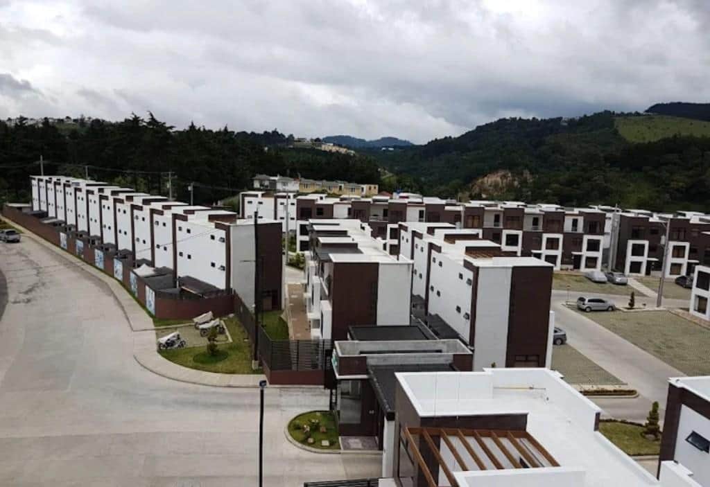 TOWNHOUSE EN VENTA - CLUB RESINDENCIAL ALIKA, Santa Catarina Pinula