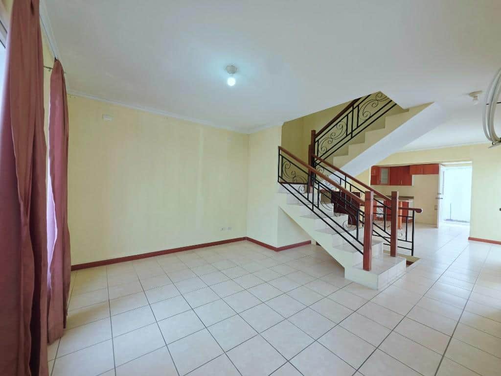 Casa en Venta en Hacienda de Las Flores Villa Nueva