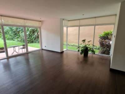 Apartamento en alquiler en Zona 15, Guatemala · 3 hab · 236 m²