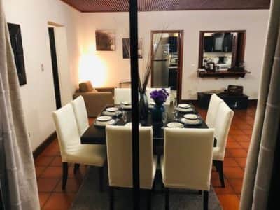 Apartamento en Renta, ubicado en zona 10 de 3 dormitorios