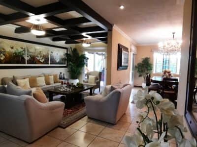 Casa en venta en Guatemala · 5 hab · 550 m²