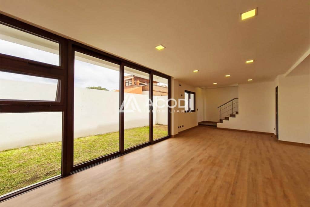 ESPECTACULAR CASA EN VENTA, DE 3 NIVELES, DE 300 m2, LA UBICAS EN VISTA HERMOSA, CIUDAD DE GUATEMALA, ZONA 15 (OPCIÓN 2)