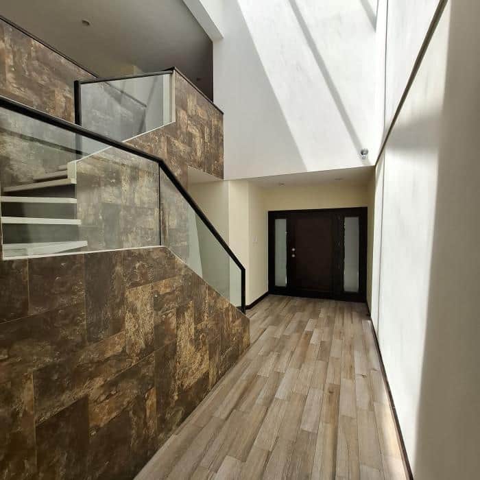 Elegante Casa para alquilar, 295 m2. La ubicas en final 20 Calle, Zona 10 en Ciudad de Guatemala, Guatemala