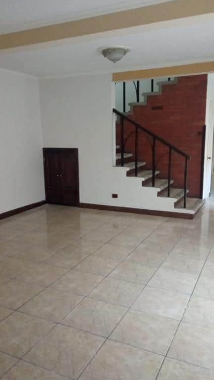 En Zona 15 pueden ubicar espectacular Casa con 2 niveles en renta, Colonia Tecún Umán. Ciudad de Guatemala, Guatemala