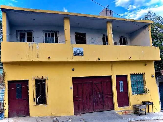 Vendo casa Grande en zona 21 colonia Loma Blanca