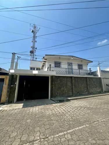 Vendo amplia propiedad dentro de Garita en El Zapote zona 2, excelente ubicación.