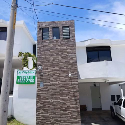 Casa en Villas El Renacer, Carret hacia San Jose Pinula
