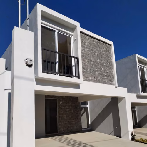 CASAS NUEVAS EN ALTOS DE VILLAGE II