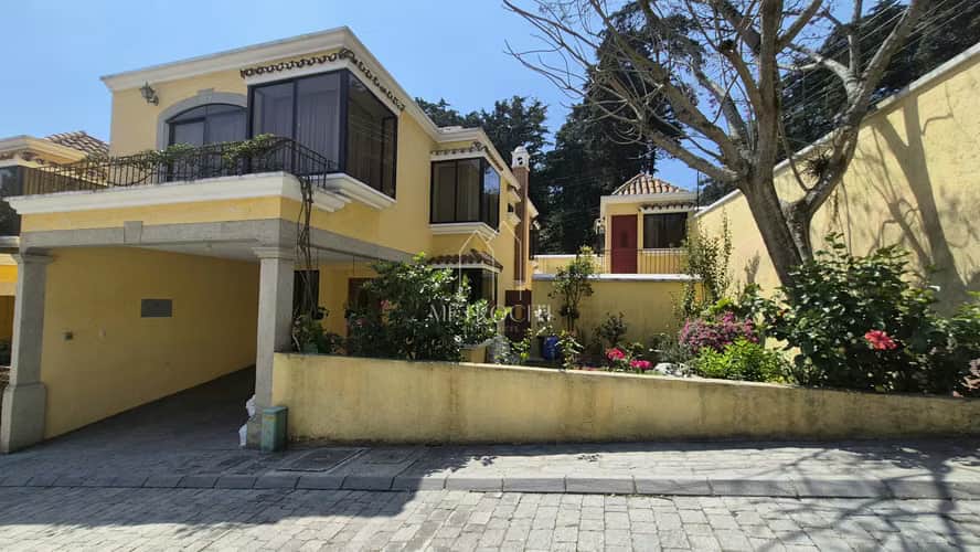 Casa en venta con estilo colonial en Milpas Altas, Sacatepéquez