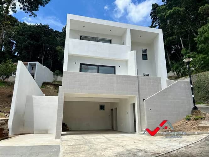 CASA EN VENTA ZONA 16
