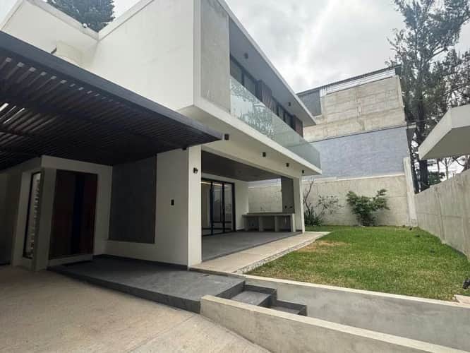 Zona 14 Las Américas casa en venta dentro de gaita