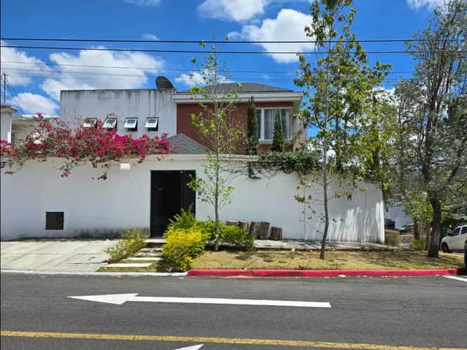 VENTA Casa Zona 16 Puerta de Hierro
