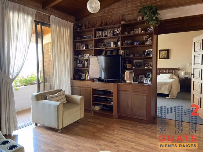 Vendo Casa en condominio en Zona 10