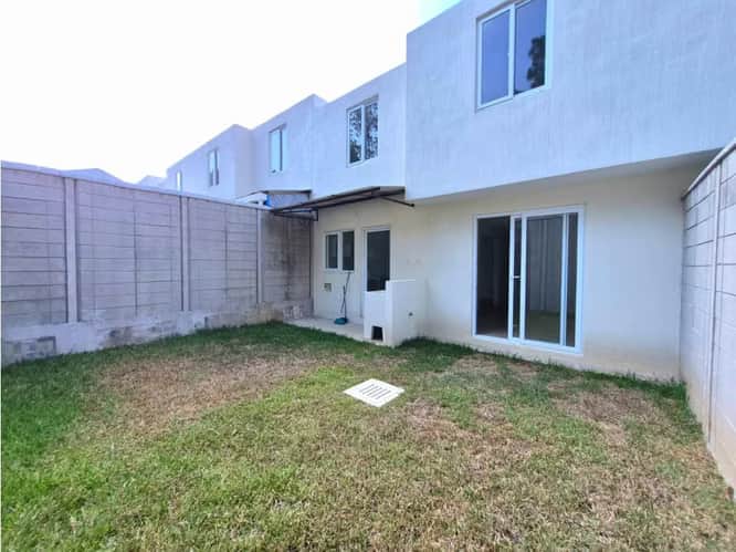 VENTA Casa Nueva dentro de Pinabetes Condominio Eucaliptos