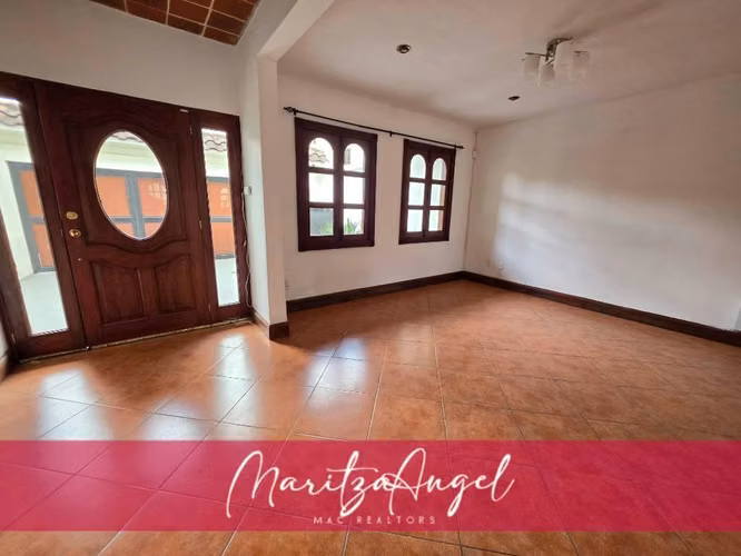 VENTA DE CASA EN LA ANTIGUA GUATEMALA