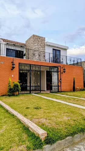 Preciosa Casa en venta a pocos minutos de Antigua Guatemala
