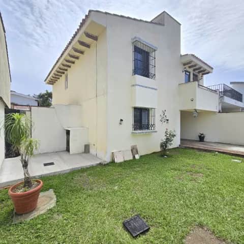Casa en Venta Zona 12 Colonia Residencial El Bosque