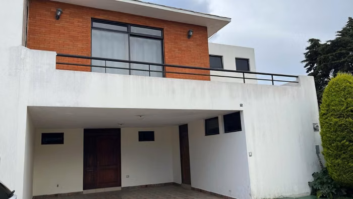CASA EN VENTA EN BOSQUE ESCONDIDO