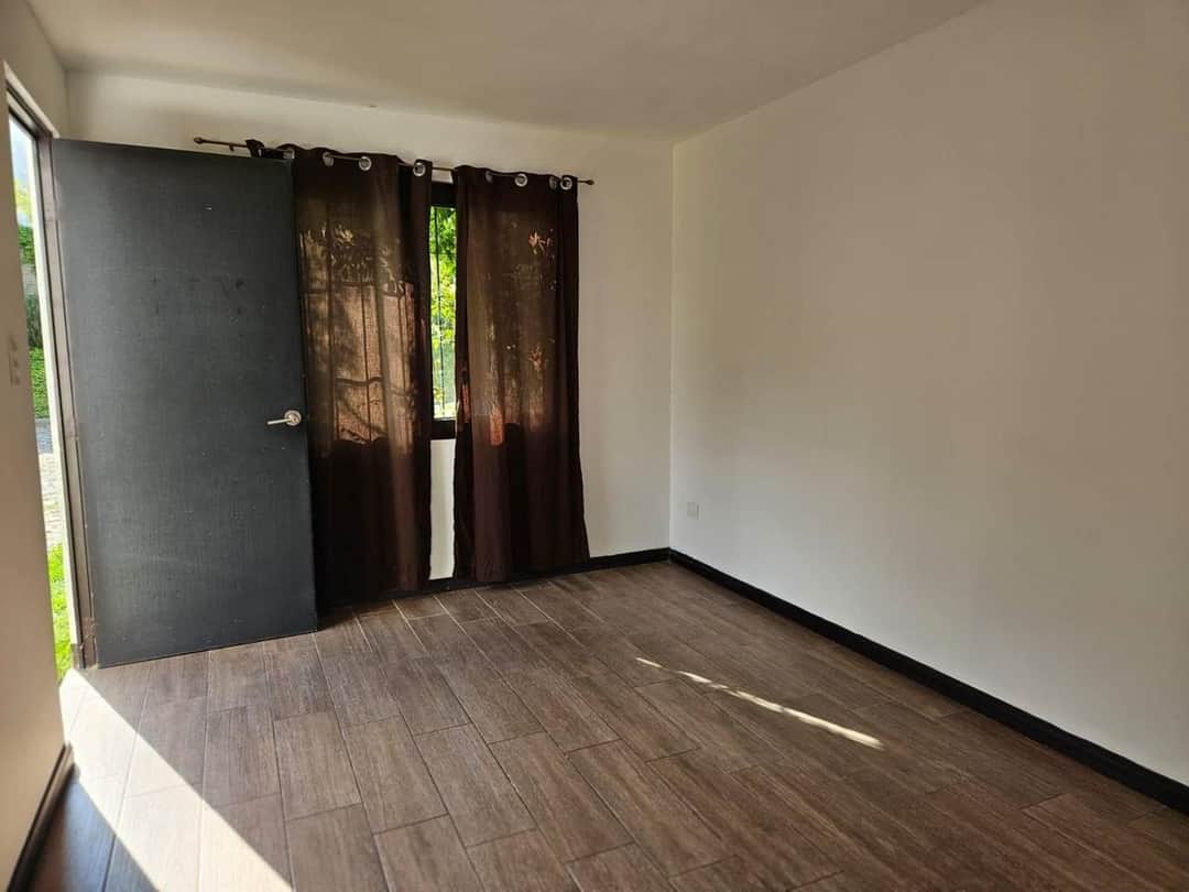 5963 - ACOGEDORA CASA EN VENTA EN CONDADO ANTIGUA - EC