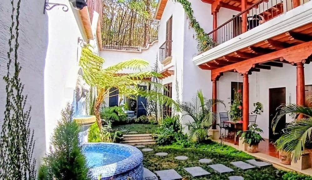 6147 - BEAUTIFUL HOUSE FOR SALE IN ANTIGUA GARDENS - FS