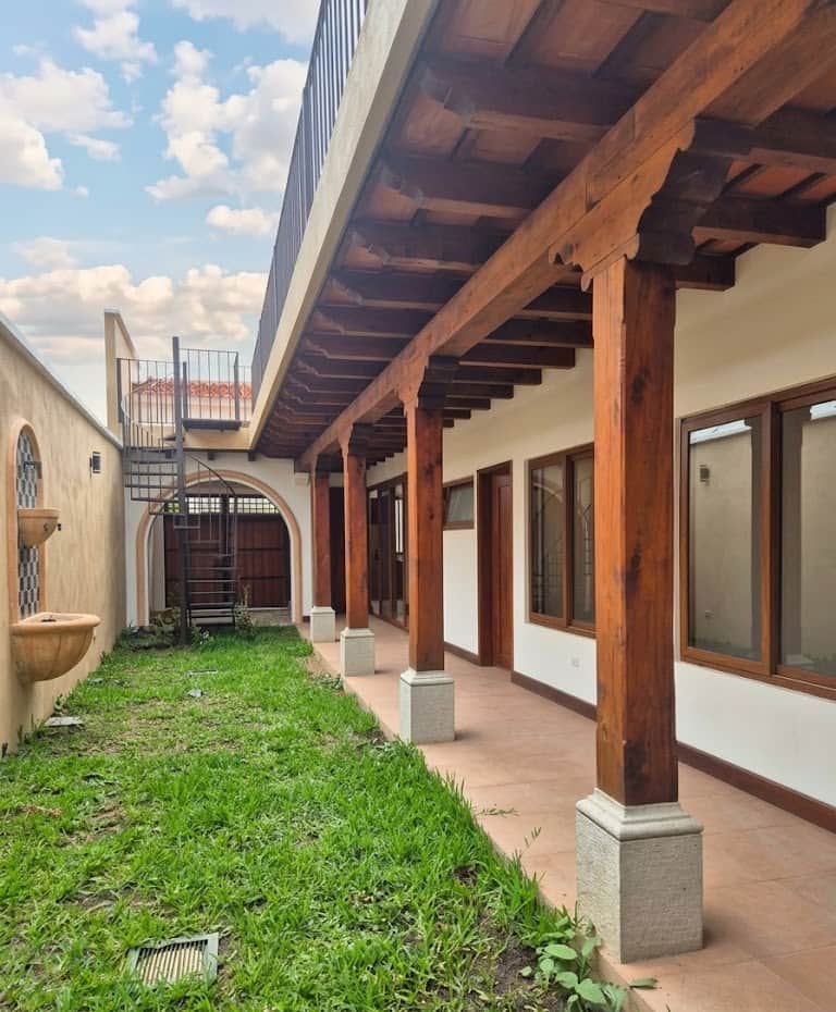 6189 - BEAUTIFUL HOUSE FOR SALE IN LOS FRANCISCANOS - MC