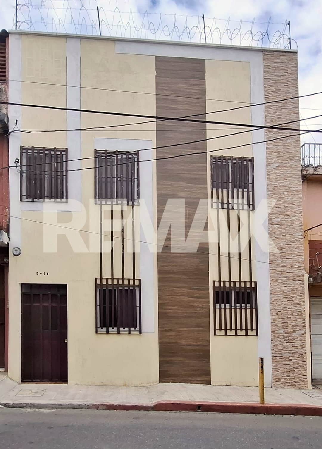 Building Apartments for rent in Zone 2