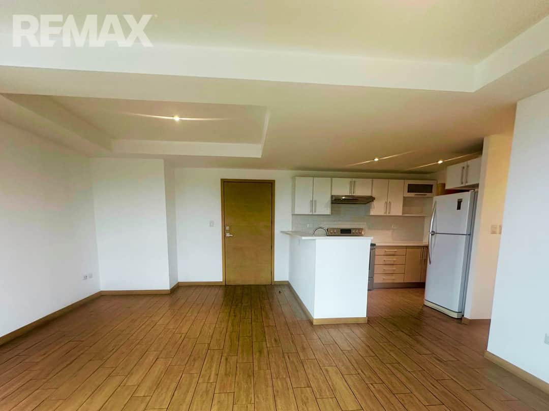 ZONE 10, APARTMENT IN CITY HAUS BUILDING