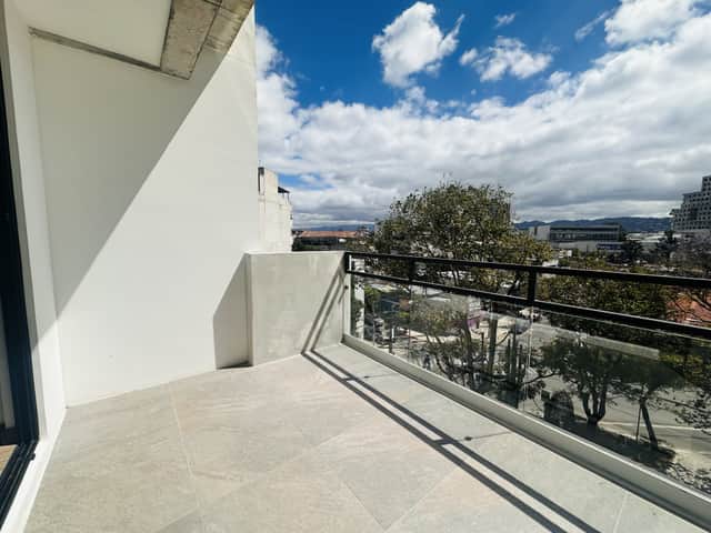 Apartamento en alquiler en Zona 4, Guatemala · 2 hab · 72 m²