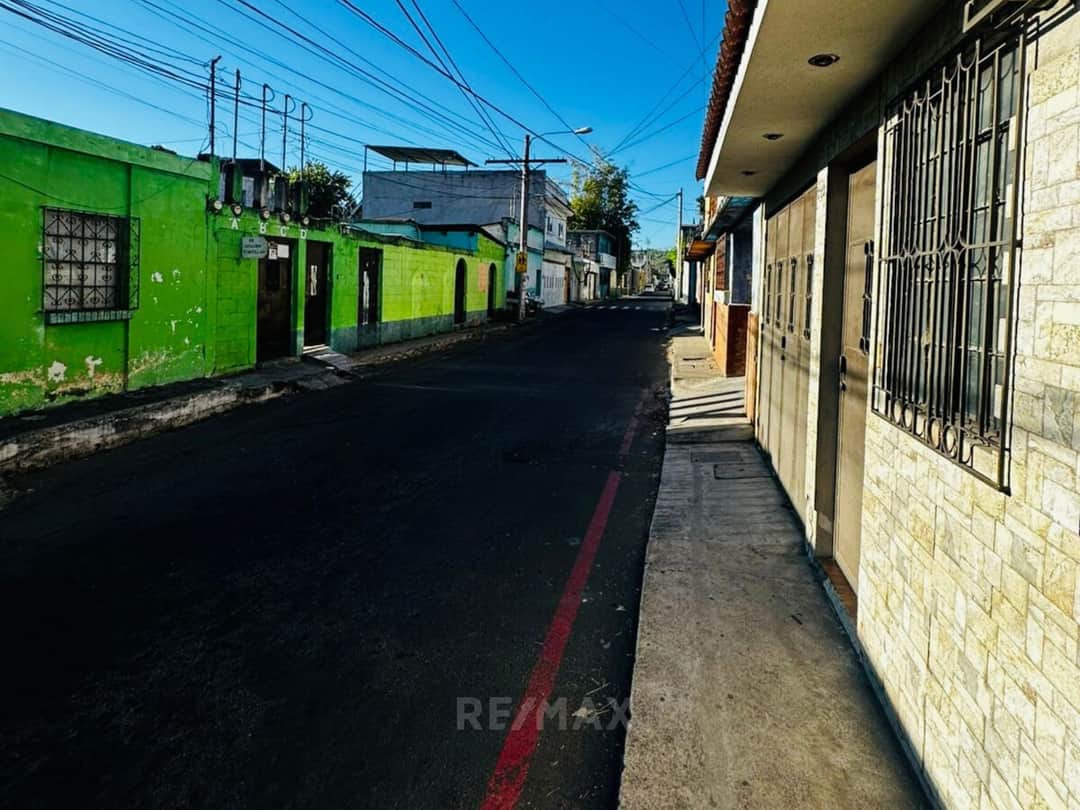 HOUSE FOR HOUSING OR COMMERCE - 40 MTS / IN NEW VILLA, ZONE 1