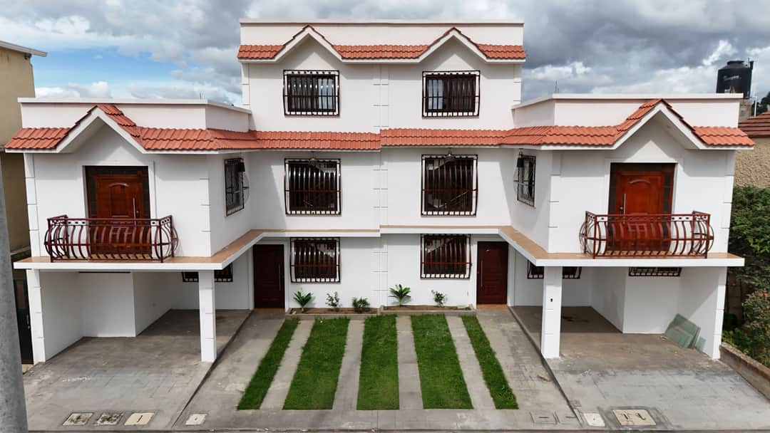 Exclusive Homes for Sale in Balcones de San Mateo – Live Surrounded by Nature Just Minutes from the City