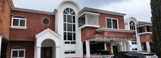 Casa en venta en Zona 8, Mixco · 4 hab · 300 m²