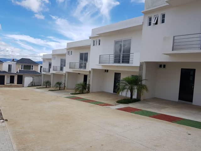Casa en venta en Mixco, Guatemala · 3 hab · 164 m²