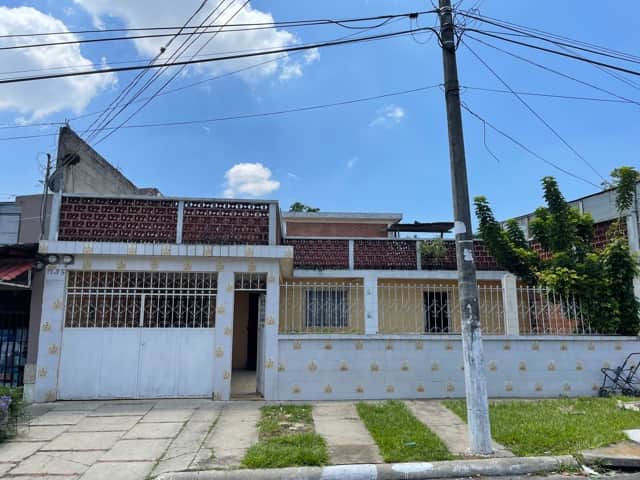 Casa en venta en Mixco, Guatemala · 7 hab · 200 m²