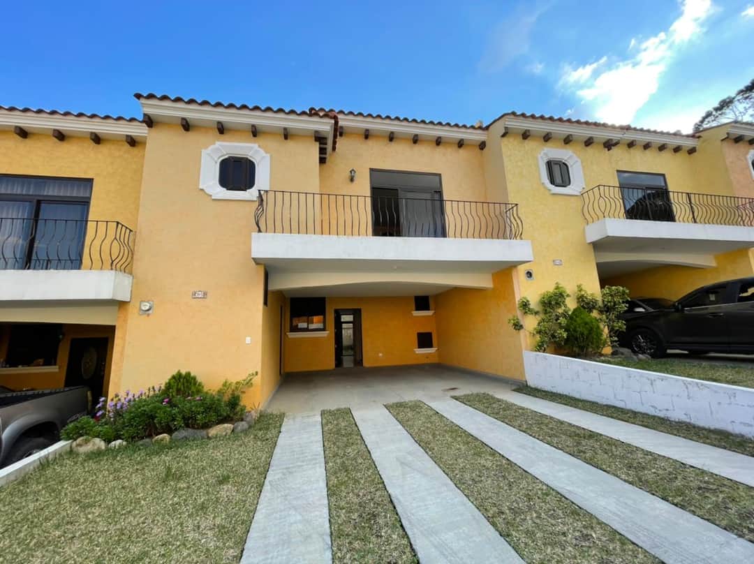 Casa en venta en Mixco