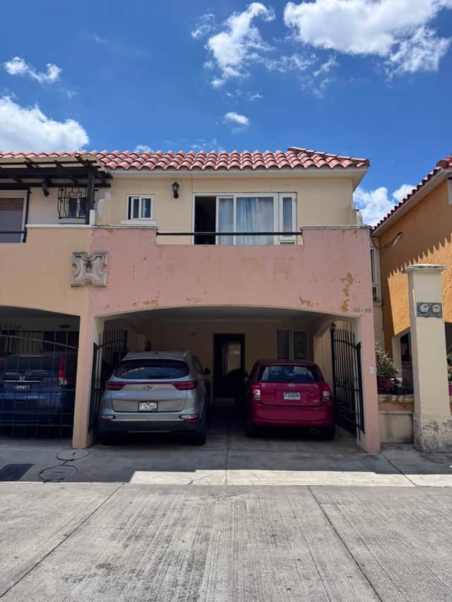 Casa en venta en San Miguel Petapa, Guatemala · 3 hab · 133 m²