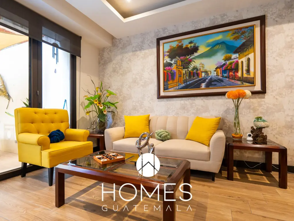 Apartamento con Jardín en Venta, Zona 10.