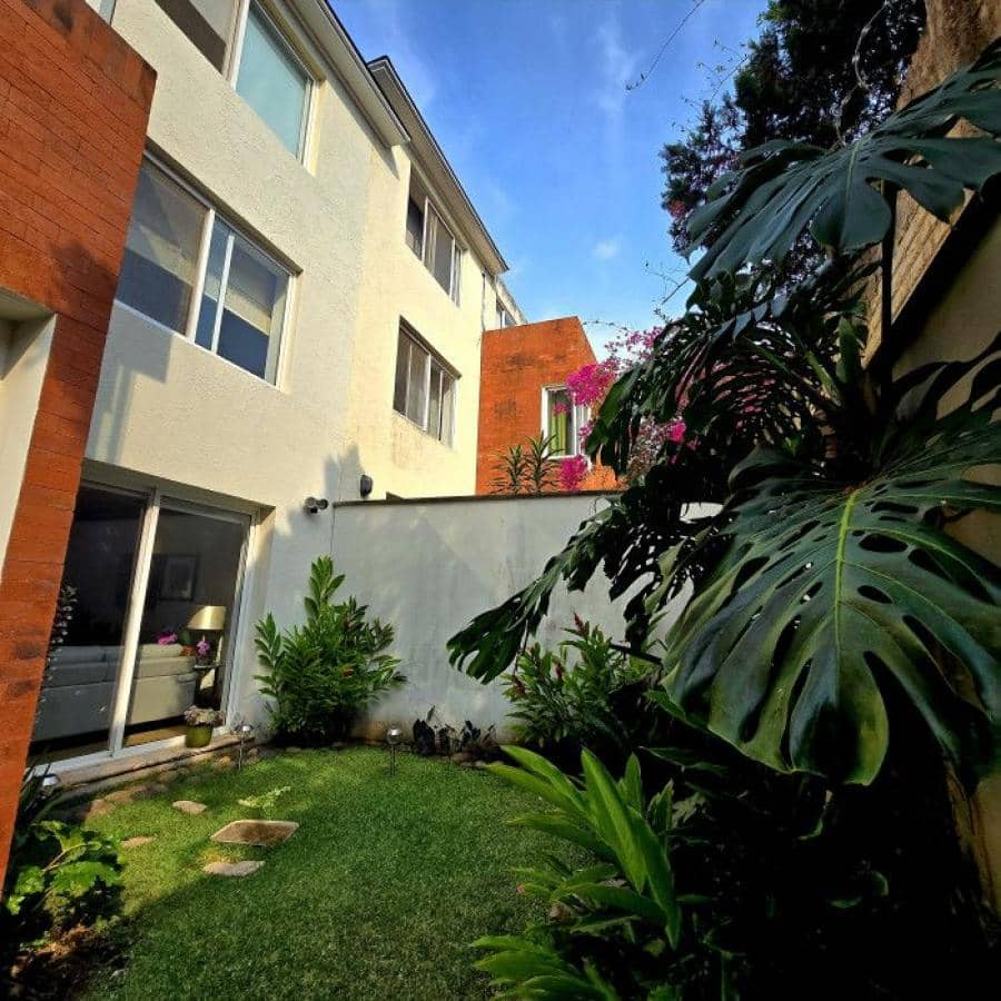 Casa en venta en La Montaña Zona 16 Guatemala