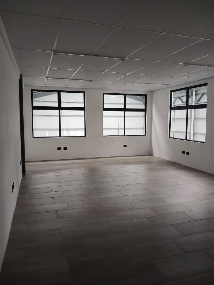 Ofibodega Premium en Renta en Zona Industrial Estratégica con Amplio Parqueo en Villa Canales