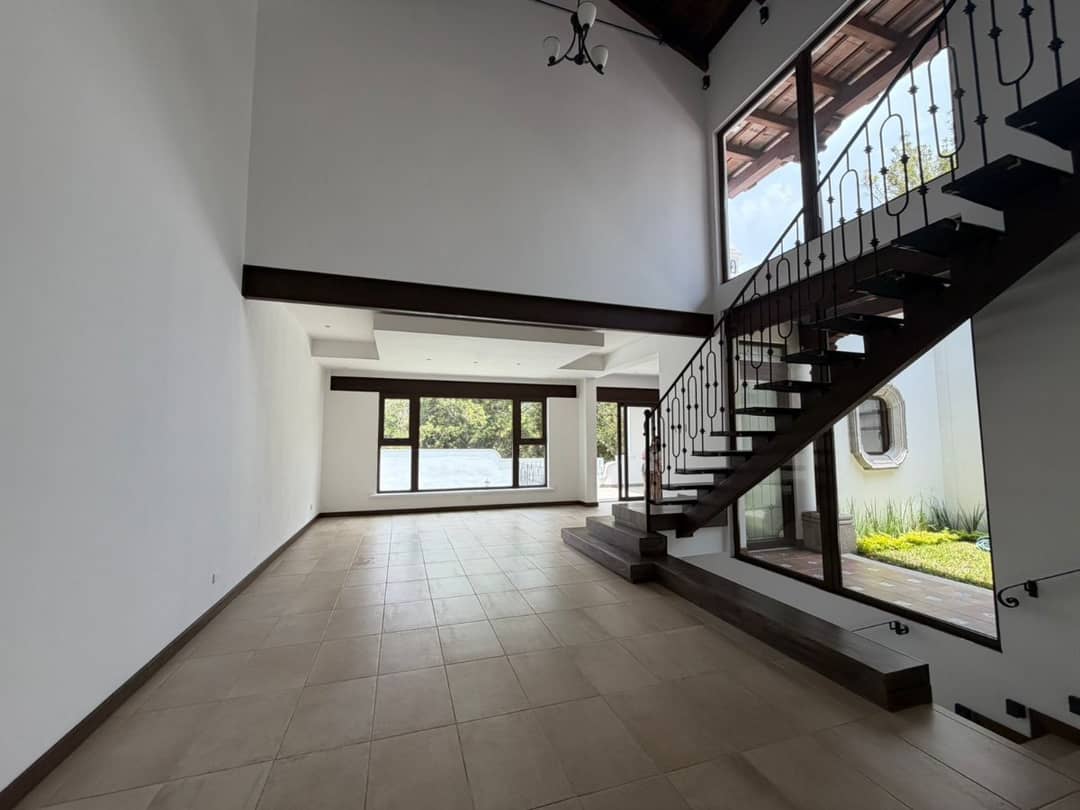 Se Vende Casa 4 Habs en Hacienda del Comendador Antigua Gt