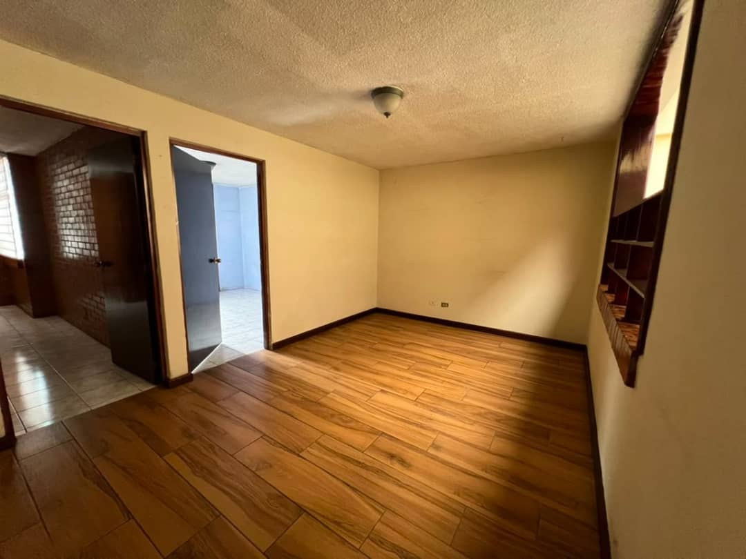 Casa en Renta - Condominio La Pradera, Zona 10