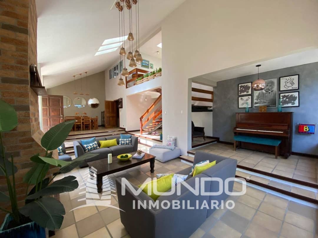 Casa en Renta en Zona 16 en Condominio