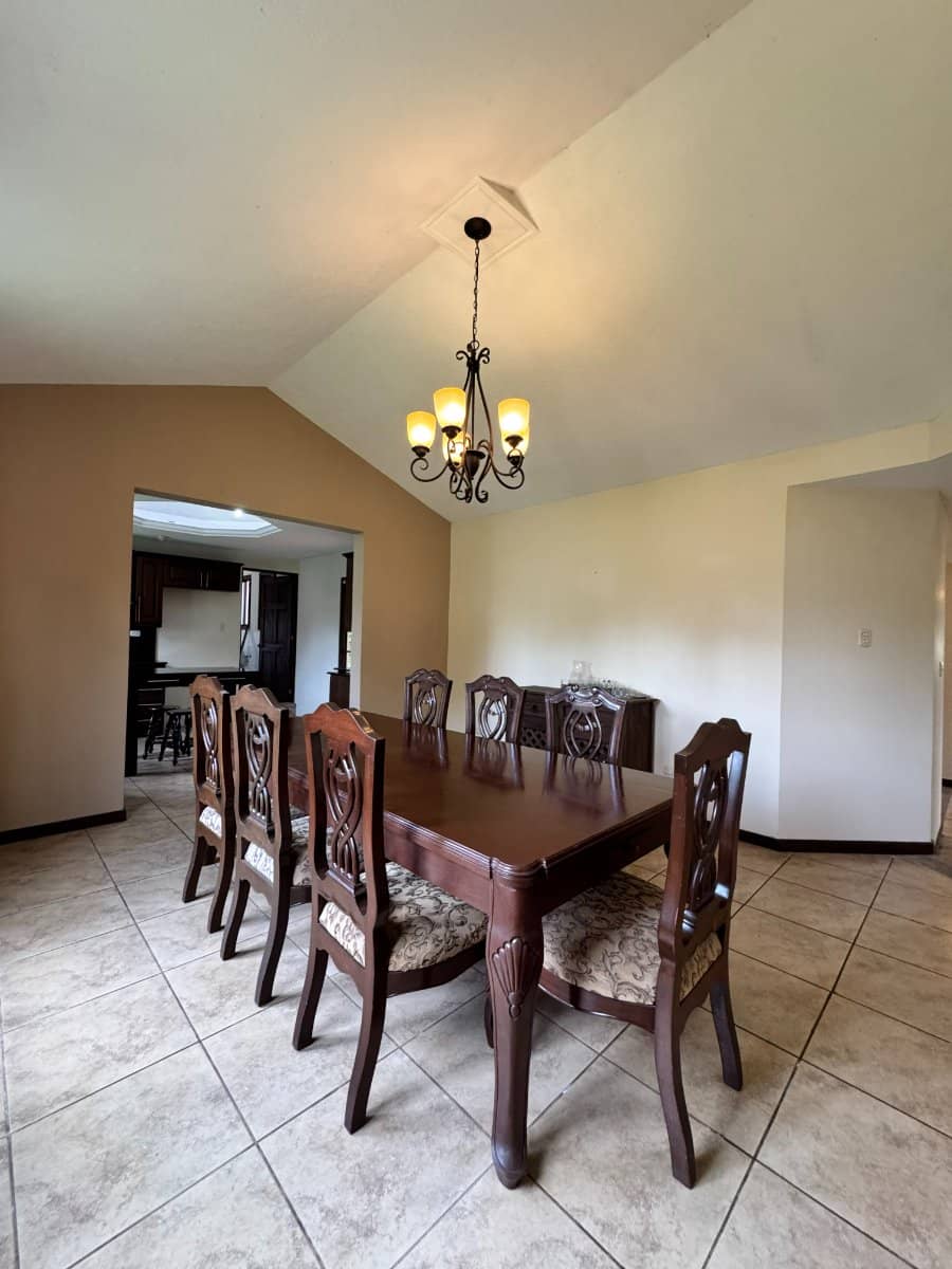 Casa Grande en Venta en Carretera al Salvador km. 25