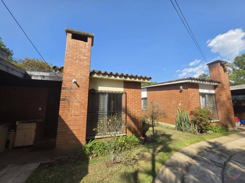 Casa en Jardines de San Isidro zona 16