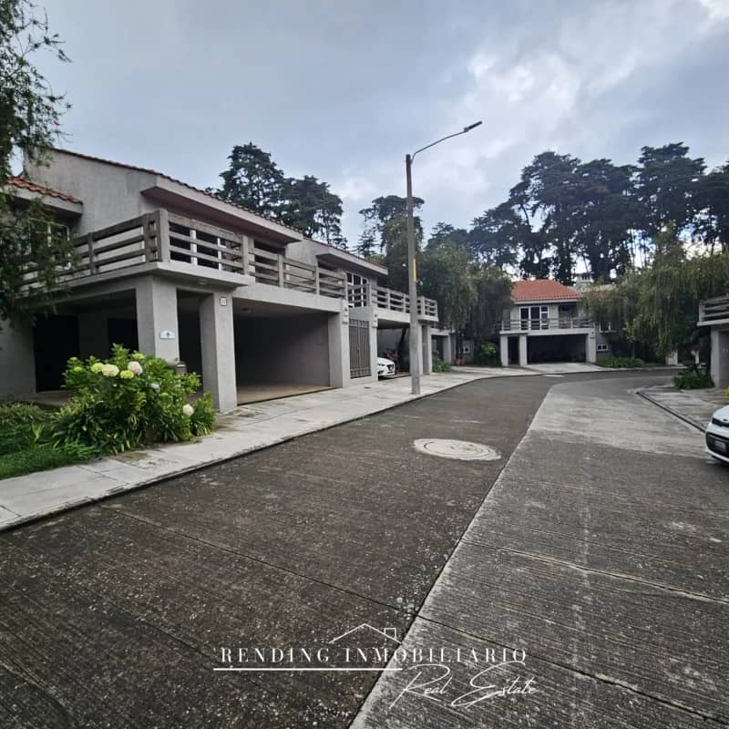 Casa en renta Carretera a El Salvador Villas del Campo k13 de 3 habitaciones + 2 parqueos